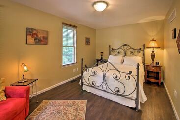Quiet St Charles Cottage W/ Patio & 4 Acres