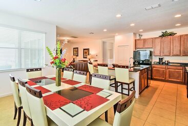 Home W/ Private Pool & Spa: 8 Mi To Disney
