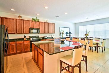 Home W/ Private Pool & Spa: 8 Mi To Disney