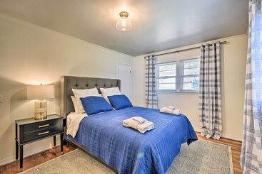 بيت ريفى Stunning Seneca Home W/ Lake Keowee Access!