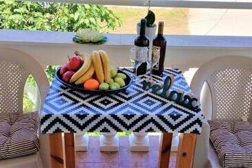هاستل Eleni Apartments Sant George Beach