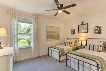 بيت ريفى Beautiful Port St Lucie Home W/ Hot Tub!