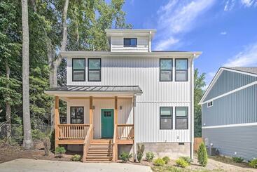 Bright & Inviting Home By Biltmore Village W/ Deck