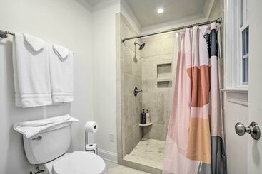 Bright Cary Home With Deck < 15 Mi To Raleigh!