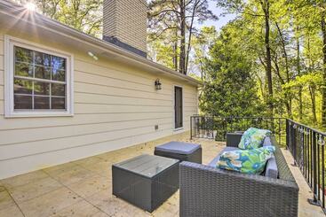 Bright Cary Home With Deck < 15 Mi To Raleigh!