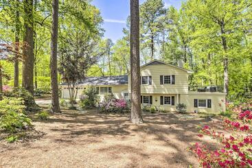 Bright Cary Home With Deck < 15 Mi To Raleigh!