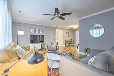 Bright Cary Home With Deck < 15 Mi To Raleigh!