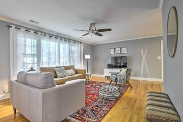 Bright Cary Home With Deck < 15 Mi To Raleigh!