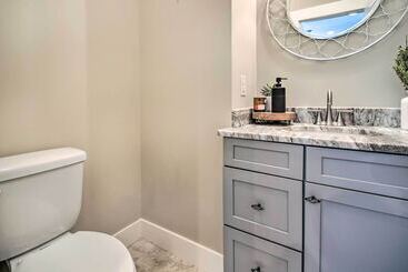 Charming Asheville House W/ Private Hot Tub!