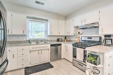 Charming Springfield Home W/ Private Backyard