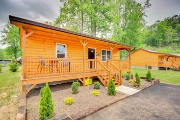 コテージ Cozy Bryson City Cabin ~ 6 Mi To Harrah S Casino!