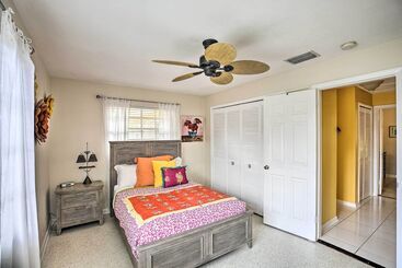 Сельский дом Cape Coral Home W/ Yard < 1 Mi To Dtwn!