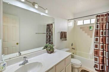 El Paso Retreat W/ Pool: 11 Mi To Downtown!