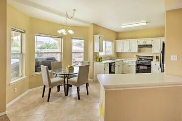 El Paso Retreat W/ Pool: 11 Mi To Downtown!
