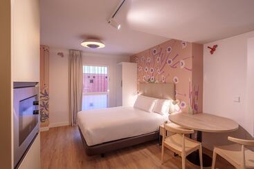هتل Spirit Apartamentos Valladolid Centro