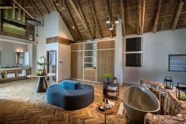 هتل Babohi At Qwabi Private Game Reserve By Newmark