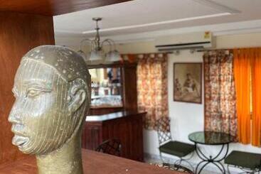 هتل Veronica Guest House