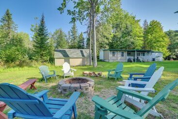 Houghton Lake Area Home W/ Fire Pit & Yard!