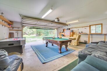 Houghton Lake Area Home W/ Fire Pit & Yard!