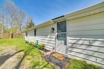 Houghton Lake Cottage   Central Location!