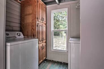 Lake Charles Home: 1 Mi To Public Boat Launch