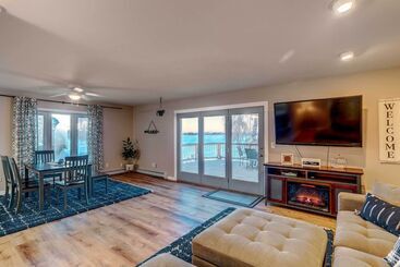 Lakefront Fairbanks Home W/ Private Beach!