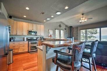 Large Ruidoso Home W/ Stunning Views & Hot Tub!