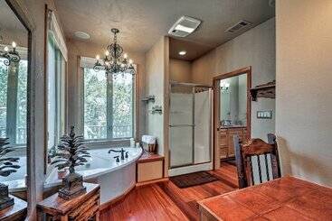 Large Ruidoso Home W/ Stunning Views & Hot Tub!