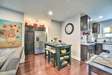 Lovely Dearborn Home W/ Gas Grill & Backyard!