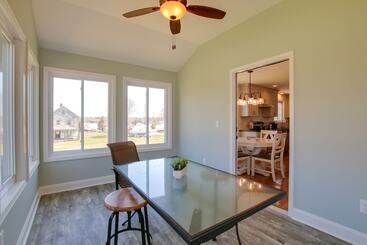 Charming Home W/ Yard: Steps To Pawcatuck River!