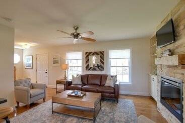 Charming Home W/ Yard: Steps To Pawcatuck River!