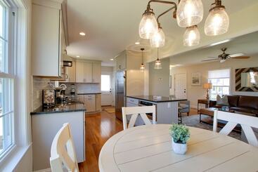 Charming Home W/ Yard: Steps To Pawcatuck River!