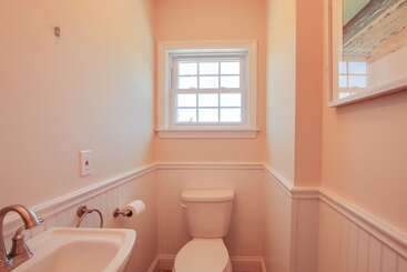 Charming Home W/ Yard: Steps To Pawcatuck River!