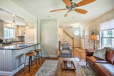 Charming Home W/ Yard: Steps To Pawcatuck River!