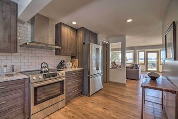 Plattsburgh Home W/ Deck On Lake Champlain