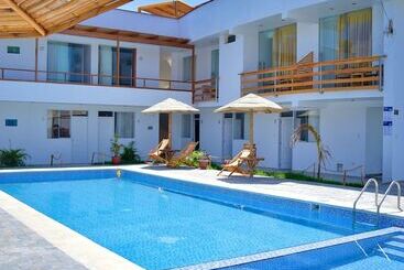 Prim Hotel Vichayito