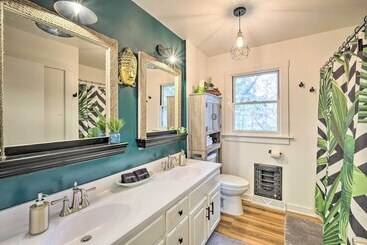 Renovated Eureka Springs Home 1 Mi To Downtown!
