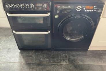 اقامتگاه 2 Bed House In Chesterfield Free Parking Garden