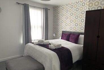 اقامتگاه Charming 2 Bed House In Wavertree Liverpool