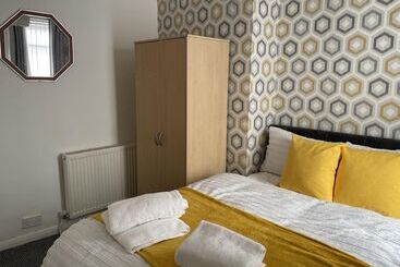اقامتگاه Charming 2 Bed House In Wavertree Liverpool