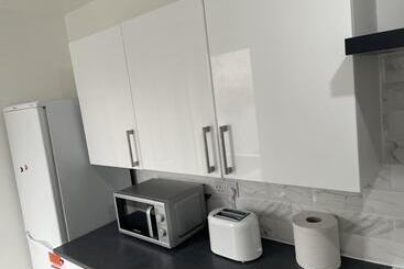 اقامتگاه Charming 2 Bed House In Wavertree Liverpool