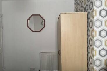 اقامتگاه Charming 2 Bed House In Wavertree Liverpool