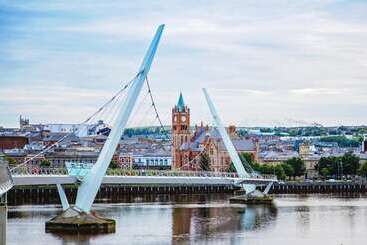 اقامتگاه Helens House Derry City Centre Remarkable 3 Bed