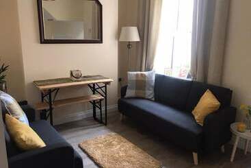 اقامتگاه Helens House Derry City Centre Remarkable 3 Bed