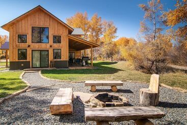 Riverfront Home W/ Bbq: 2 Mi To Downtown Gunnison!