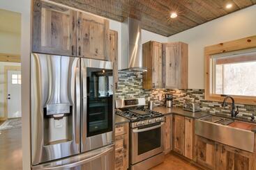 Riverfront Home W/ Bbq: 2 Mi To Downtown Gunnison!