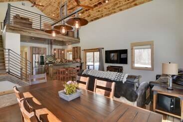 Riverfront Home W/ Bbq: 2 Mi To Downtown Gunnison!