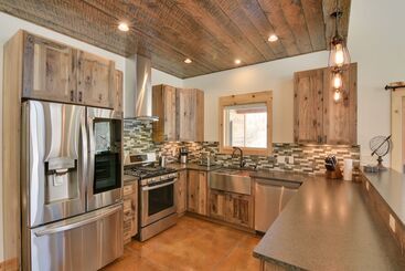 Riverfront Home W/ Bbq: 2 Mi To Downtown Gunnison!