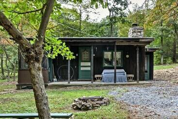 بيت ريفى Rustic Bedford Cabin Near Hunting & Fishing