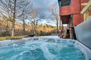White Mountains Home W/ Hot Tub   Walk To Town!